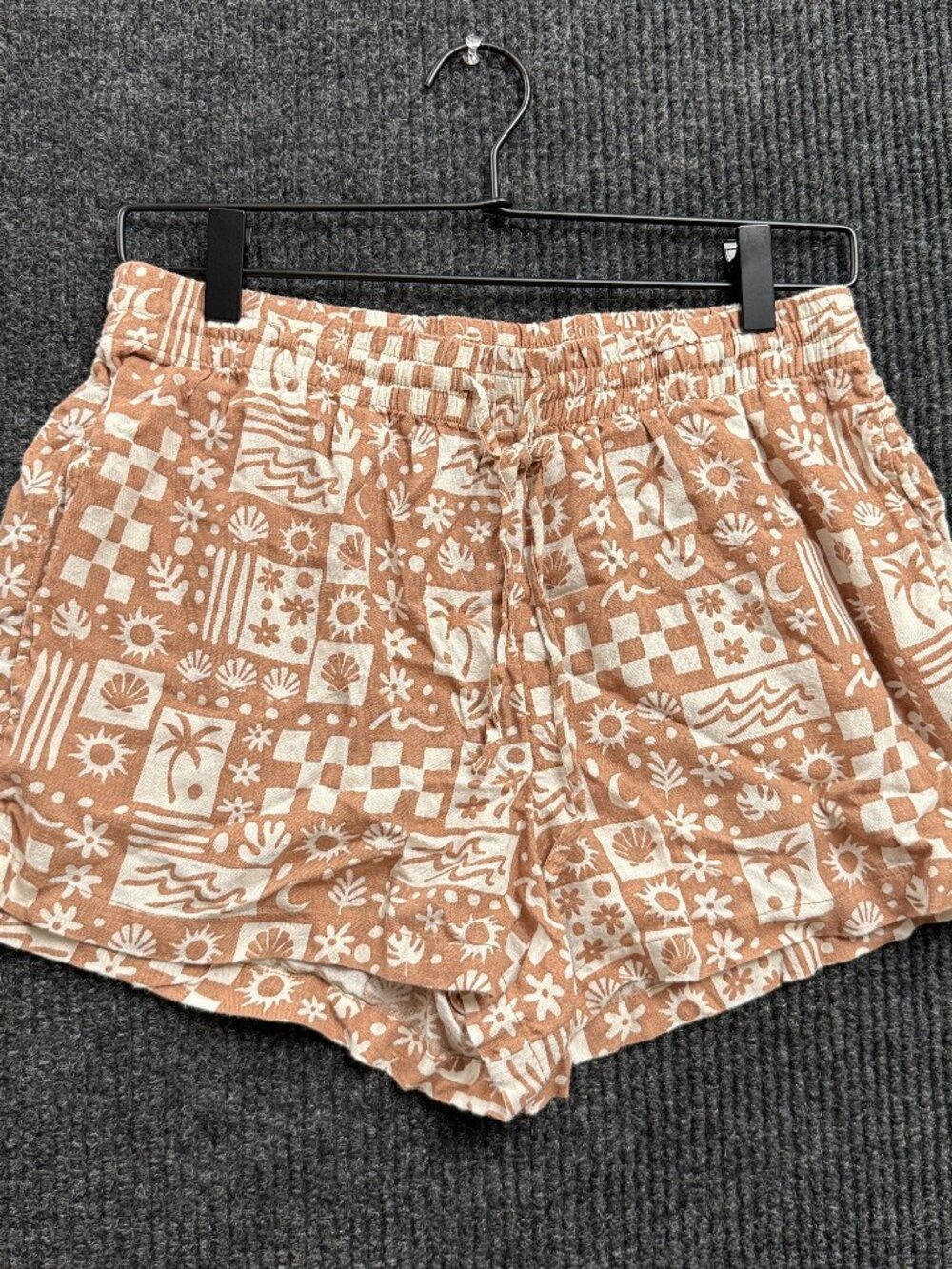 Volcom Sunny Daze Shorts Womens M Medium 8 Tan Linen Blend Beach Print